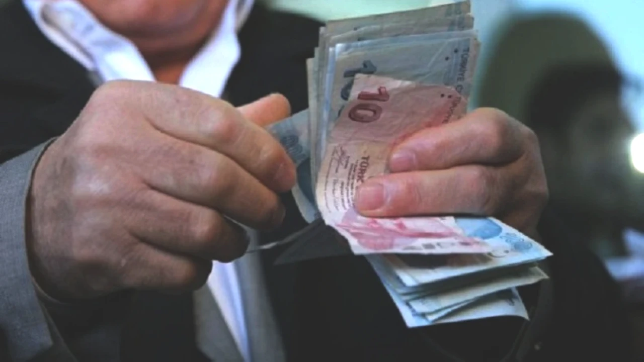 Emeklilere Sevinçli Haber! Zamlı Maaşlar Bu Ay Erken Yatacak